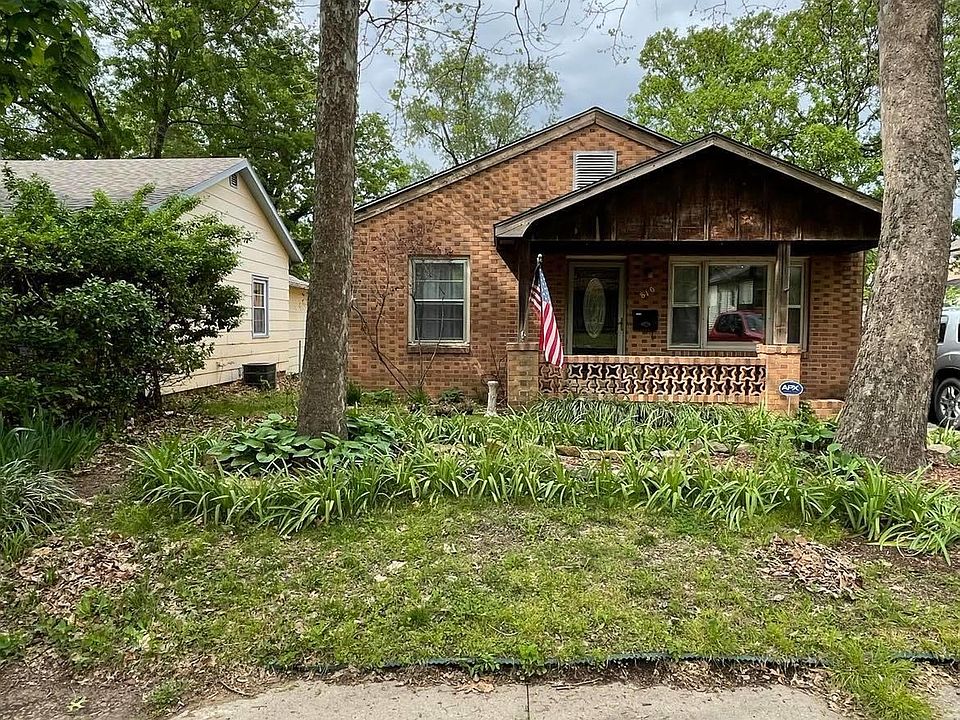 1st image of 810 W 1st St