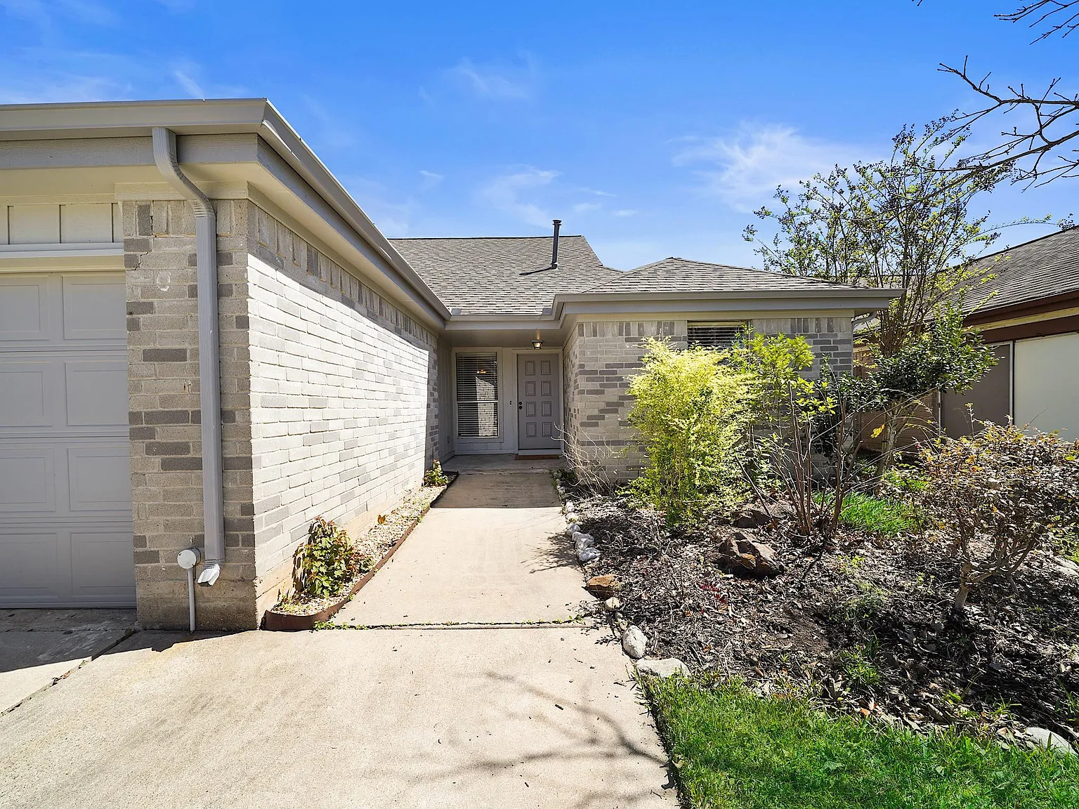 3 bed, 2064 sqft, $2,400 — Photo 4
