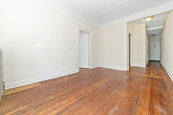 Rented by MNS | media 10