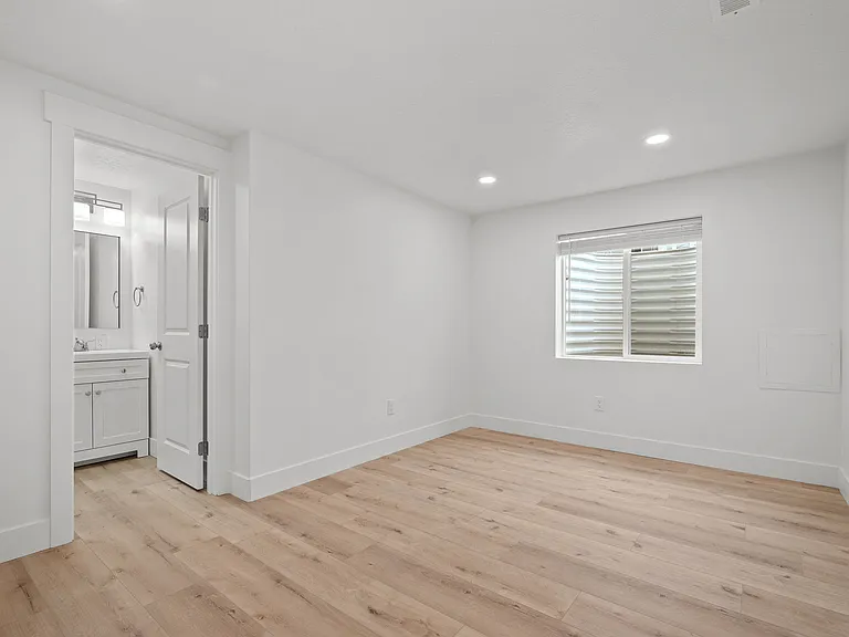 1522 W Russo Dr #BASEMENT — Photo 11