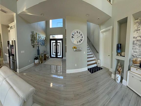 2nd image of 2644 37th AVE NE