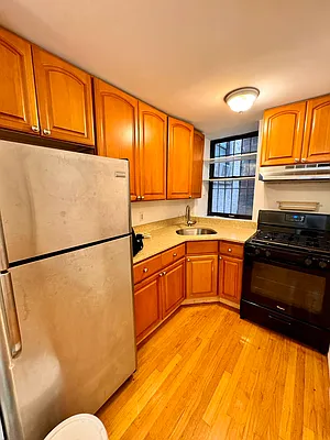 Rented by City Connections Realty | media 9