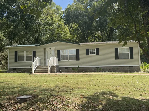 204 Rayfield Ave, Lawrenceburg, TN 38464