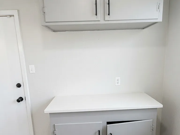 4715 Laura Dr — Photo 13