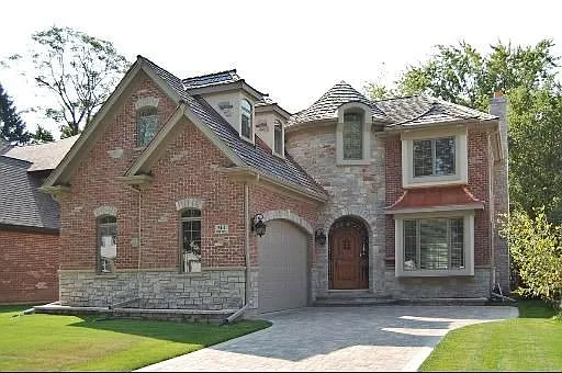 2417 Oak Ave photo 1
