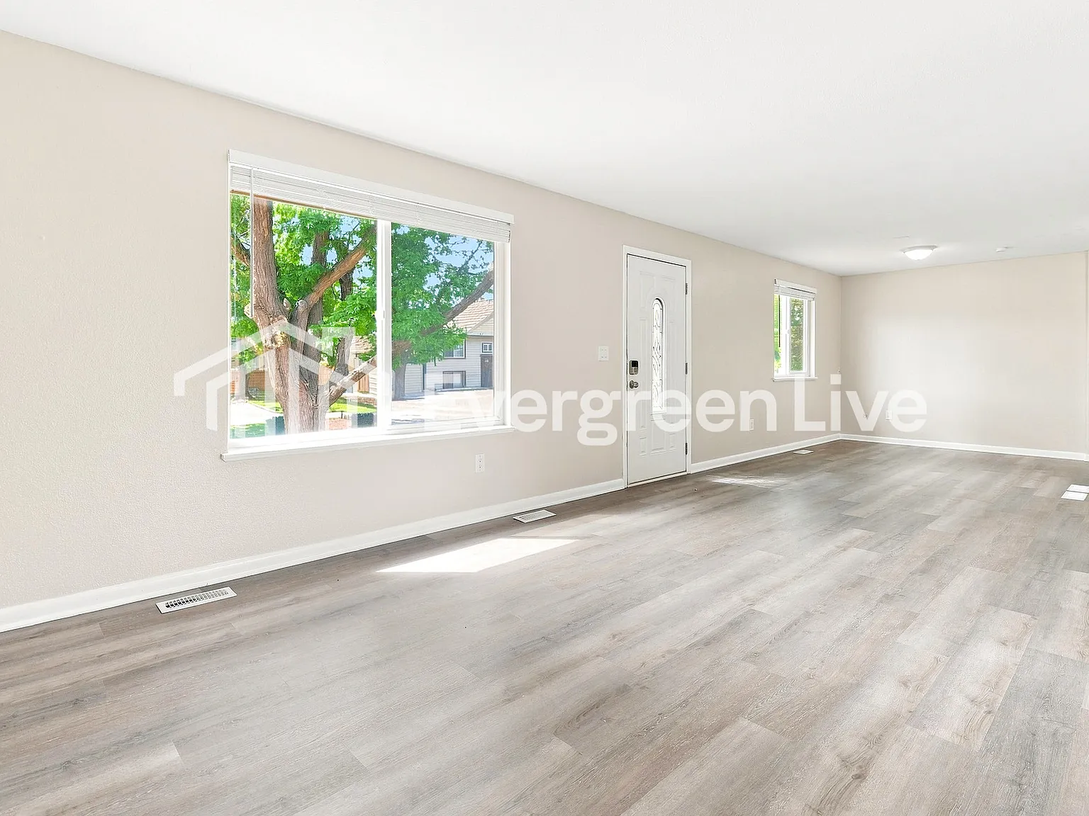 4 bed, 2.0 bath, 2050 sqft, $2,695 — Photo 3
