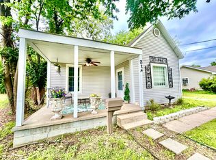 314 E Vernon St, Nevada, MO 64772
