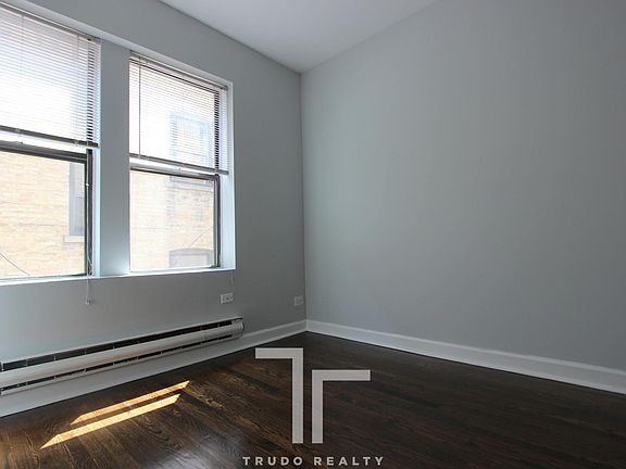 4th image of 3633 W Dickens Ave