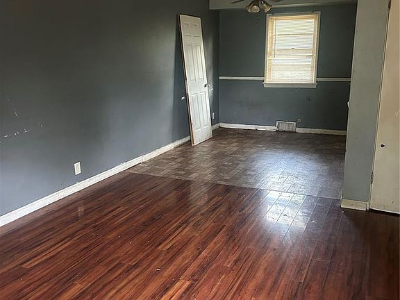 2nd image of 905 Delaird Dr