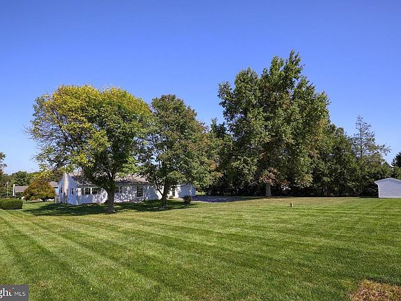 4th image of 670 Bella Vista Dr