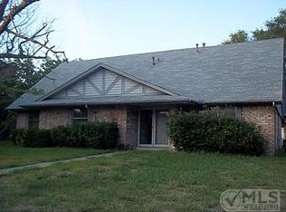1005 Live Oak Dr, Desoto, TX 75115