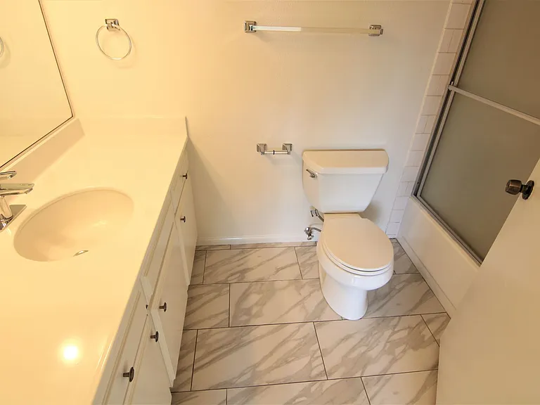 13552 Burbank Blvd #3 — Photo 5
