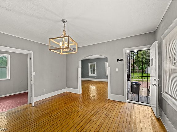 5th image of 3330 W 59th Pl