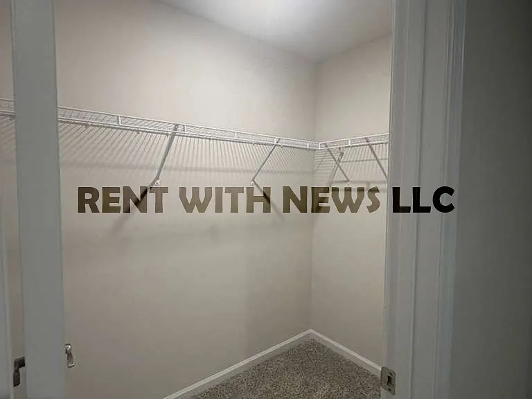 713 Riguard Way — Photo 29