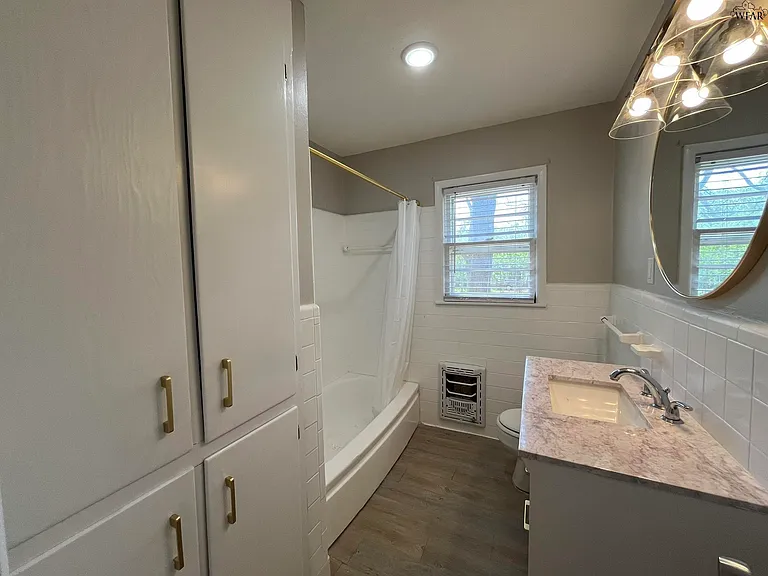 1824 Woodrow Ave — Photo 16