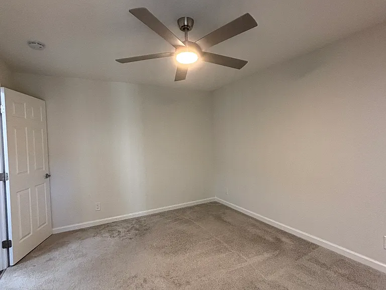 1029 El Camino Real #2 — Photo 9