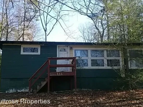 114 Outer Dr, Dingmans Ferry, PA 18328