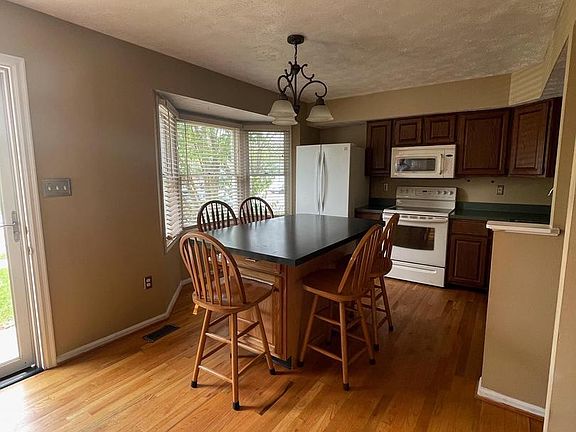 2nd image of 6268 N Steamboat Way