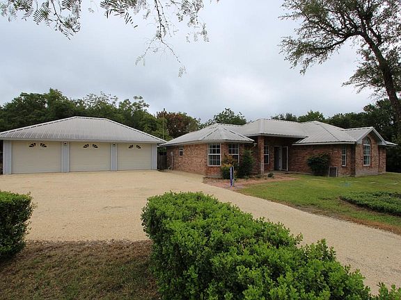 3rd image of 3934 Amanda Dr