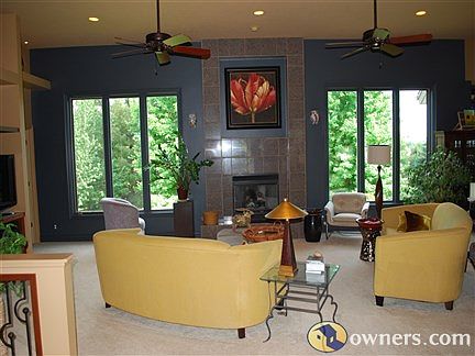 Great Room w/ 2 plantation ceiling fans