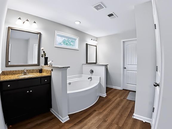 5th image of 105 Shadowbrook Way