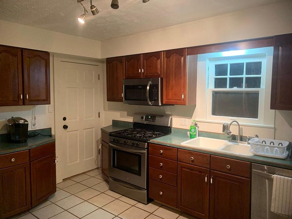 1st image of 1225 E Mills Ave