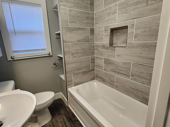 5th image of 1217 Sorin St