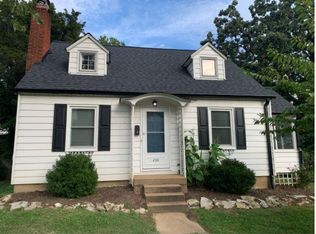 430 N Geyer Rd, Saint Louis, MO 63122