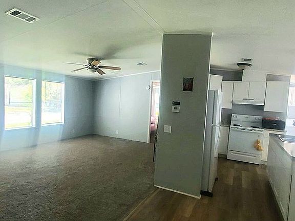 4th image of 2801 NE 50th Dr