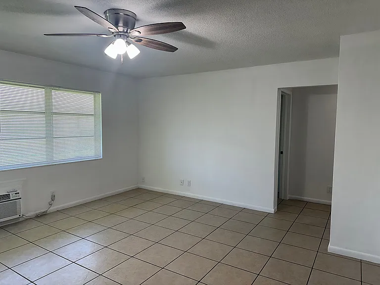 2407 McKinley St #2 — Photo 7