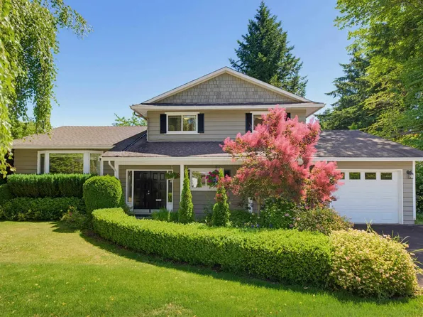 856 55a St, Delta, BC V4M 3M4