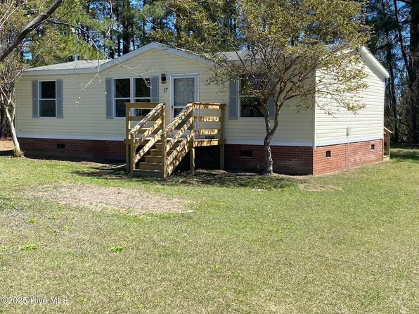 17 Turkey Creek Road, Rocky Point, NC 28457