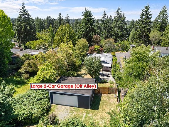 4th image of 12032 38th Avenue NE