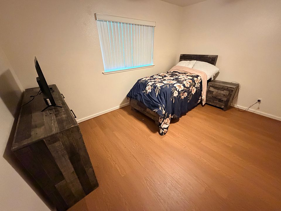 1st image of 521 Kaukaalii St