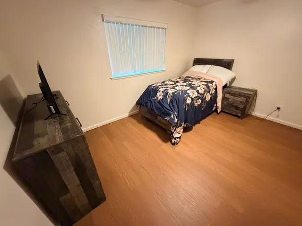521 Kaukaalii St, Wahiawa, HI 96786