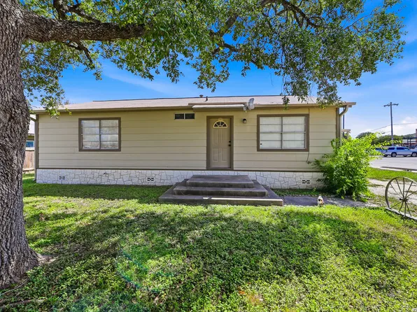 912 HOUSTON ST, Castroville, TX 78009