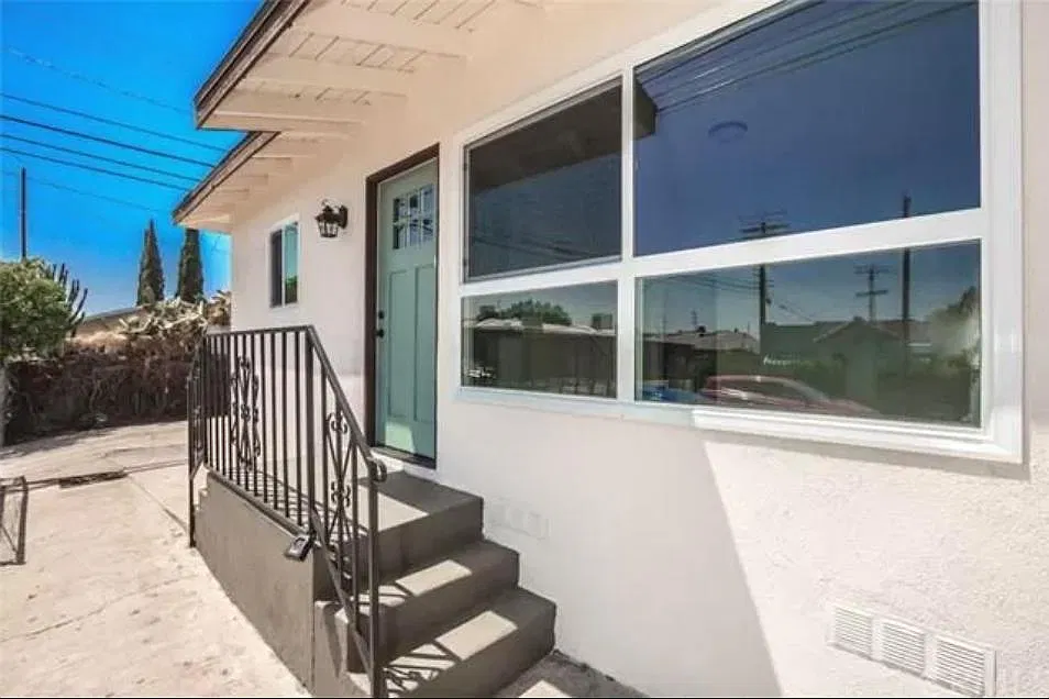 1 bed, 650 sqft, $2,200 — Photo 2