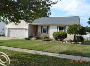 1018 Heather Heath Dr, Howell, MI 48843