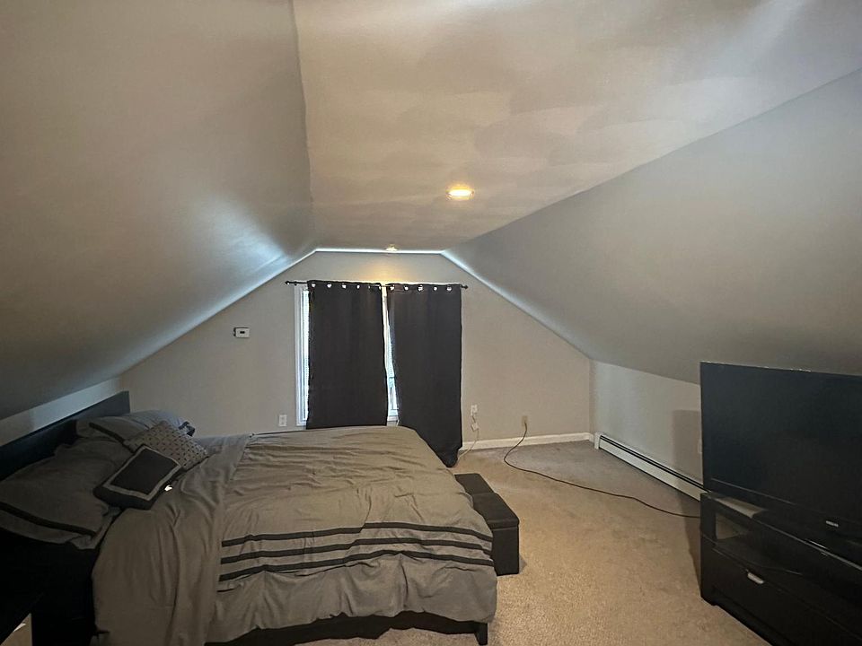 1st image of 34 Hills St