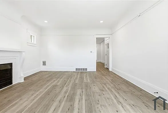 10303 Kempton Ave #UP — Photo 5