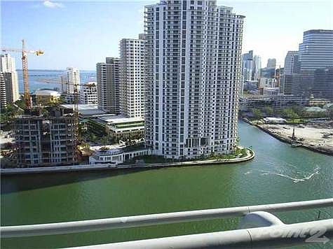 2nd image of 325 Biscayne Blvd #1419