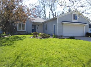 2620 Riverside Dr NE, Grand Rapids, MI 49505