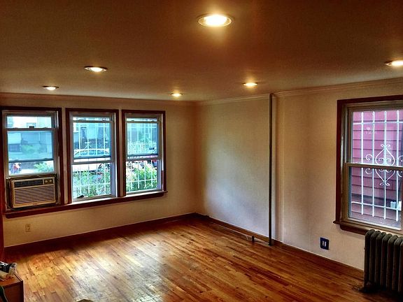 3rd image of 5004 47th St APT 1