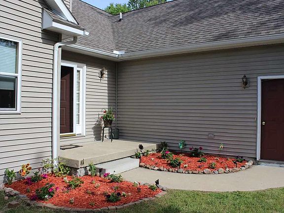 3rd image of 1783 Whitetail Ct