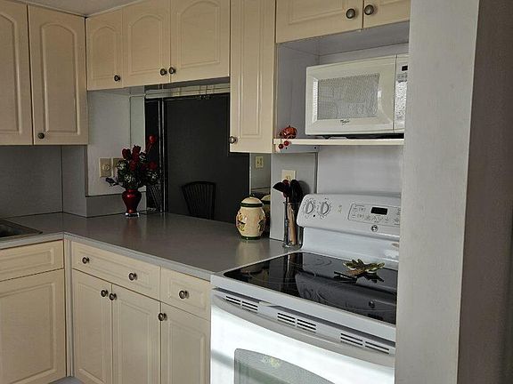 5th image of 9818 Marina Boulevard