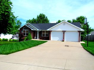 3814 Liverpool Dr, Jefferson City, MO 65109