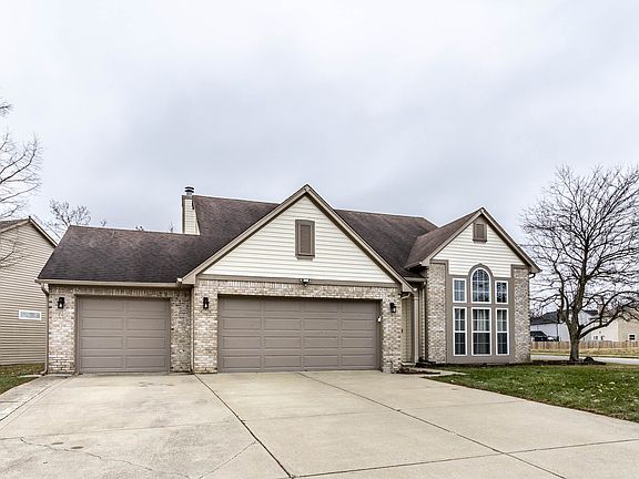 2nd image of 8663 Woodbluff Ct