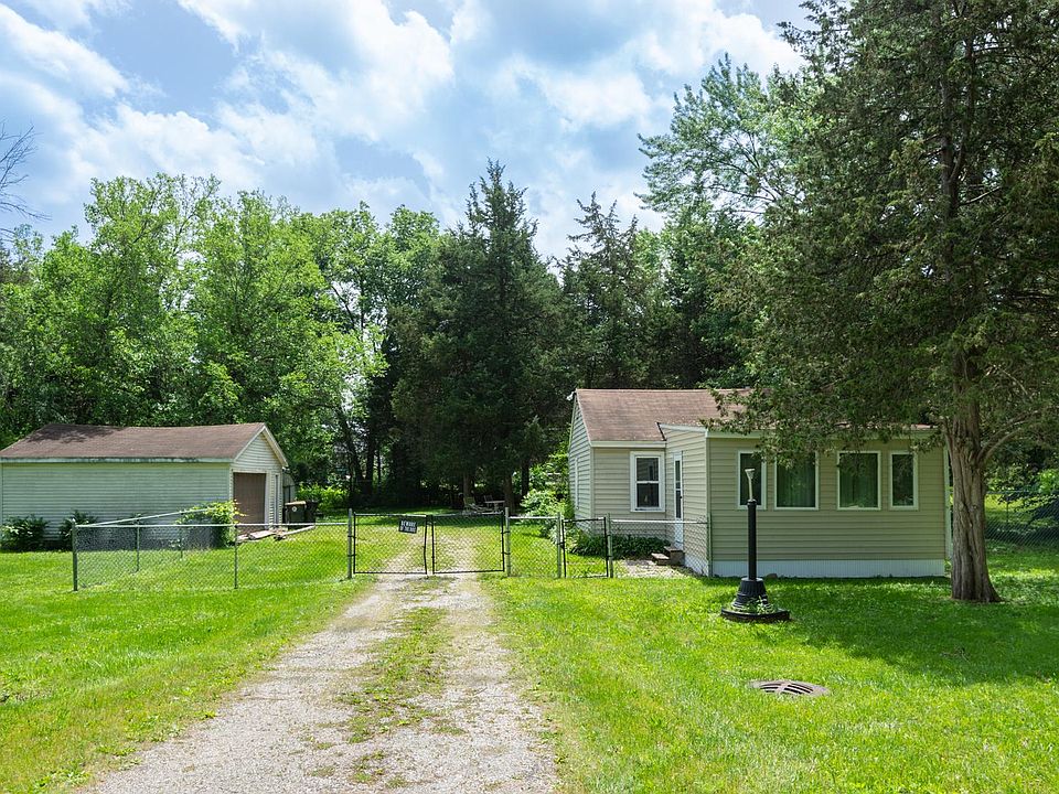 1st image of 22081 W Greene Ln