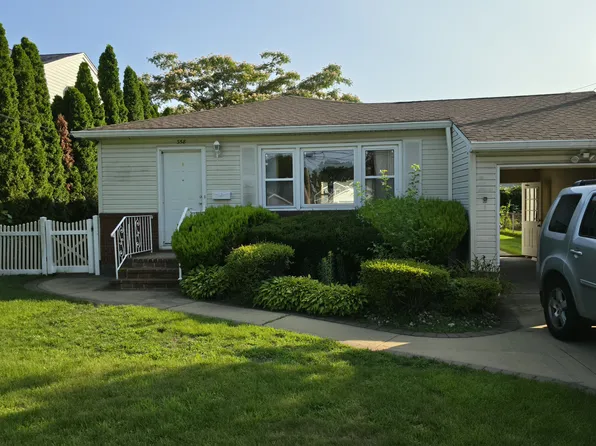 (undisclosed Address), East Meadow, NY 11554