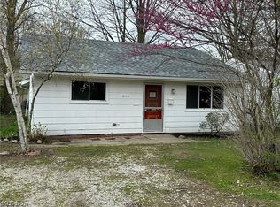 818 Chestnut Rd, Willoughby, OH 44094